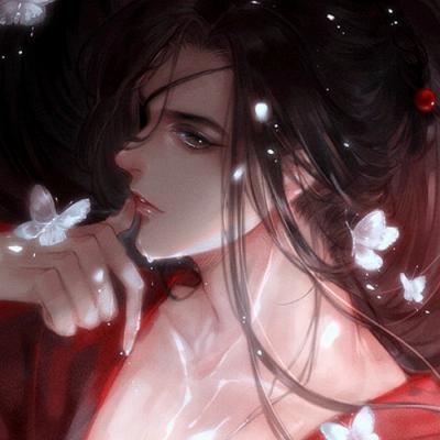 女子睡觉被15斤猫咪压致手腕骨折